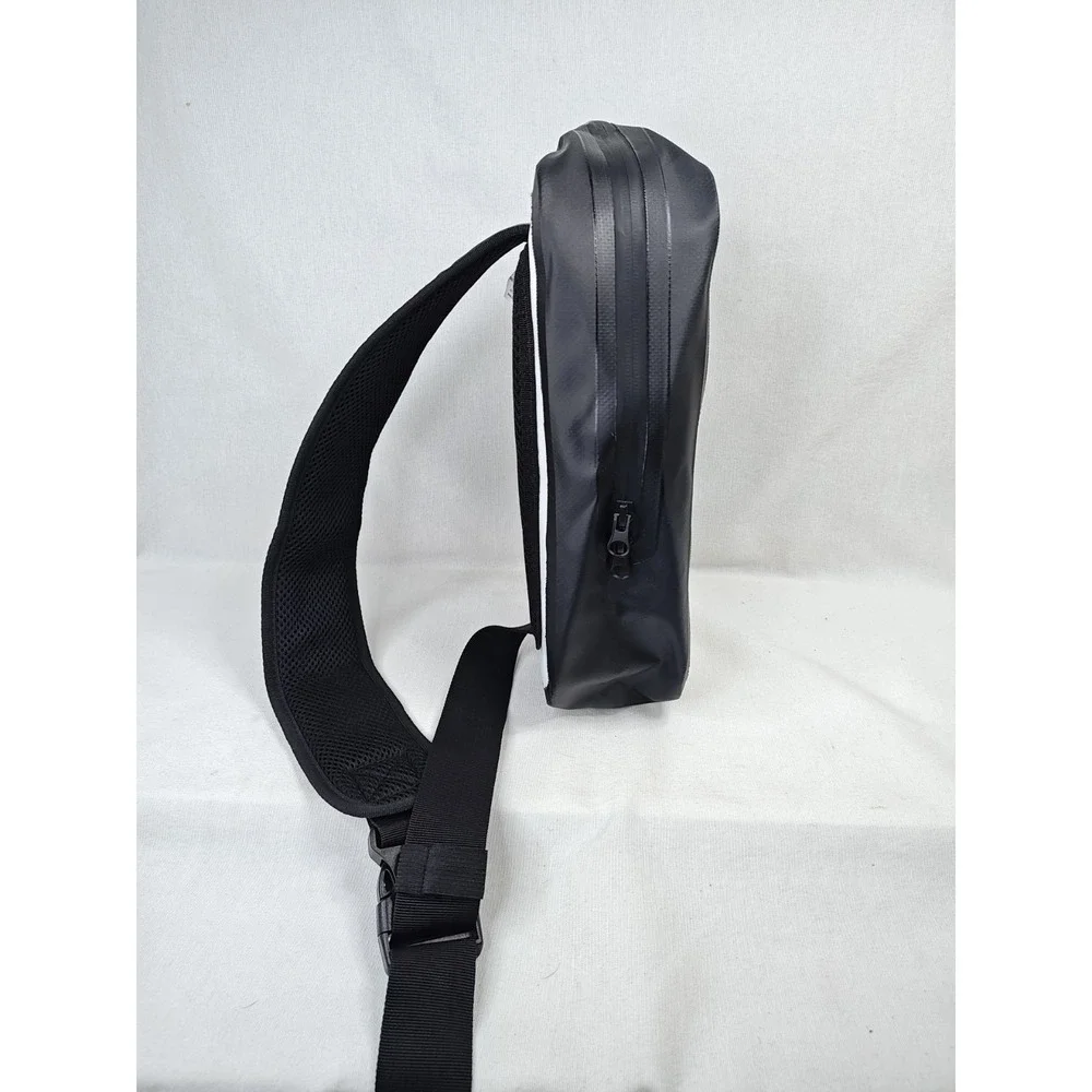 The Unbranded Brand preowned excellent